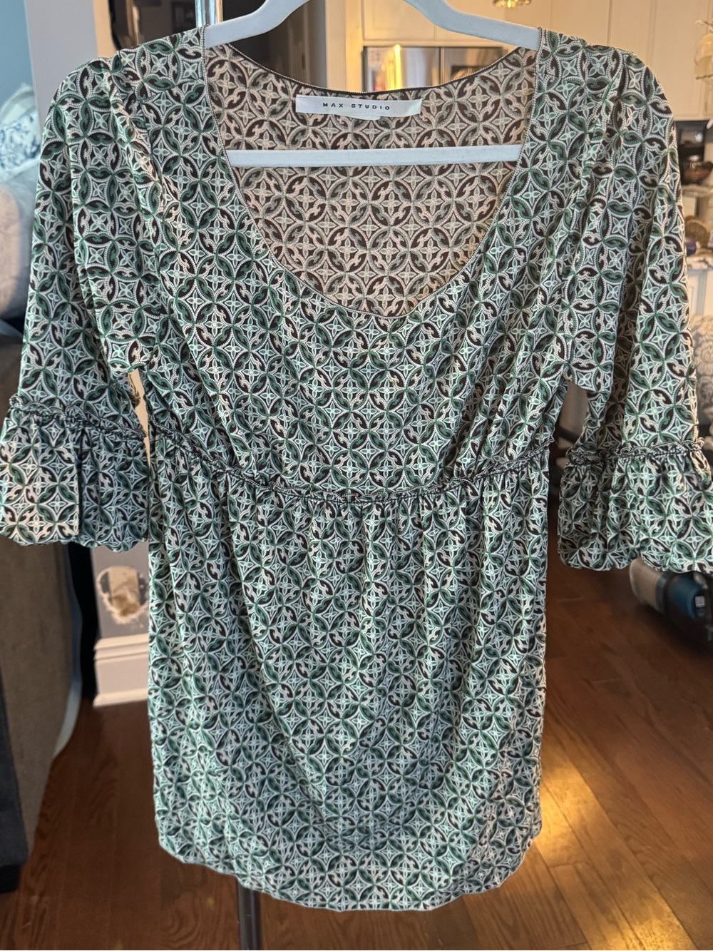 Max Studio Green Printed Scoop-Neck Tunic Size Medium - Picture 2 of 3